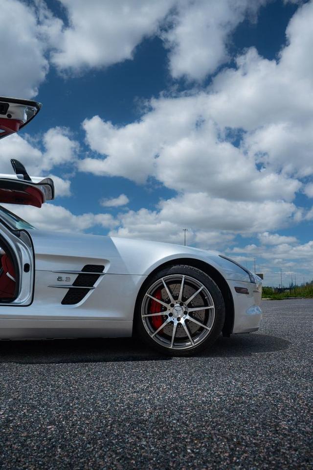 2012 Mercedes-Benz SLS AMG SLS AMG GULLWING Photo