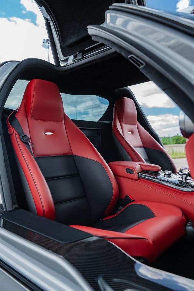 2012 Mercedes-Benz SLS AMG SLS AMG GULLWING Photo