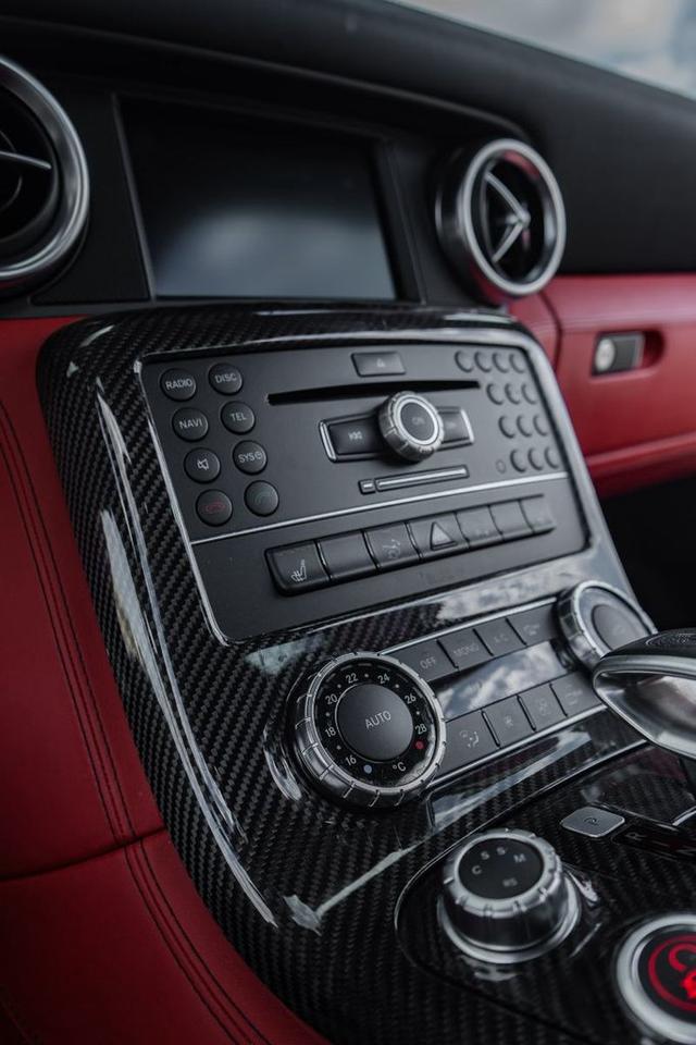 2012 Mercedes-Benz SLS AMG SLS AMG GULLWING Photo