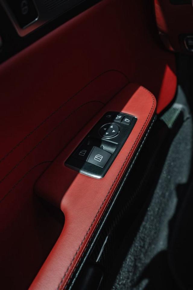 2012 Mercedes-Benz SLS AMG SLS AMG GULLWING Photo