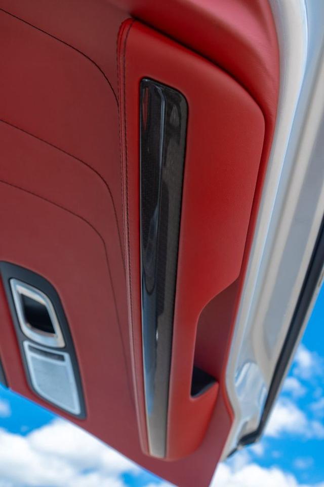 2012 Mercedes-Benz SLS AMG SLS AMG GULLWING Photo