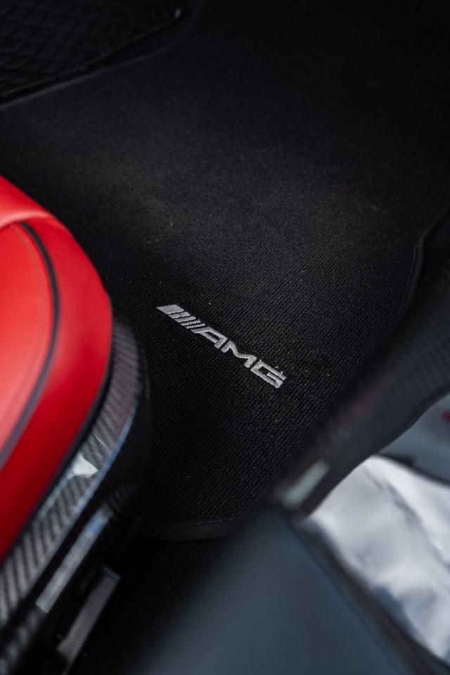 2012 Mercedes-Benz SLS AMG SLS AMG GULLWING Photo