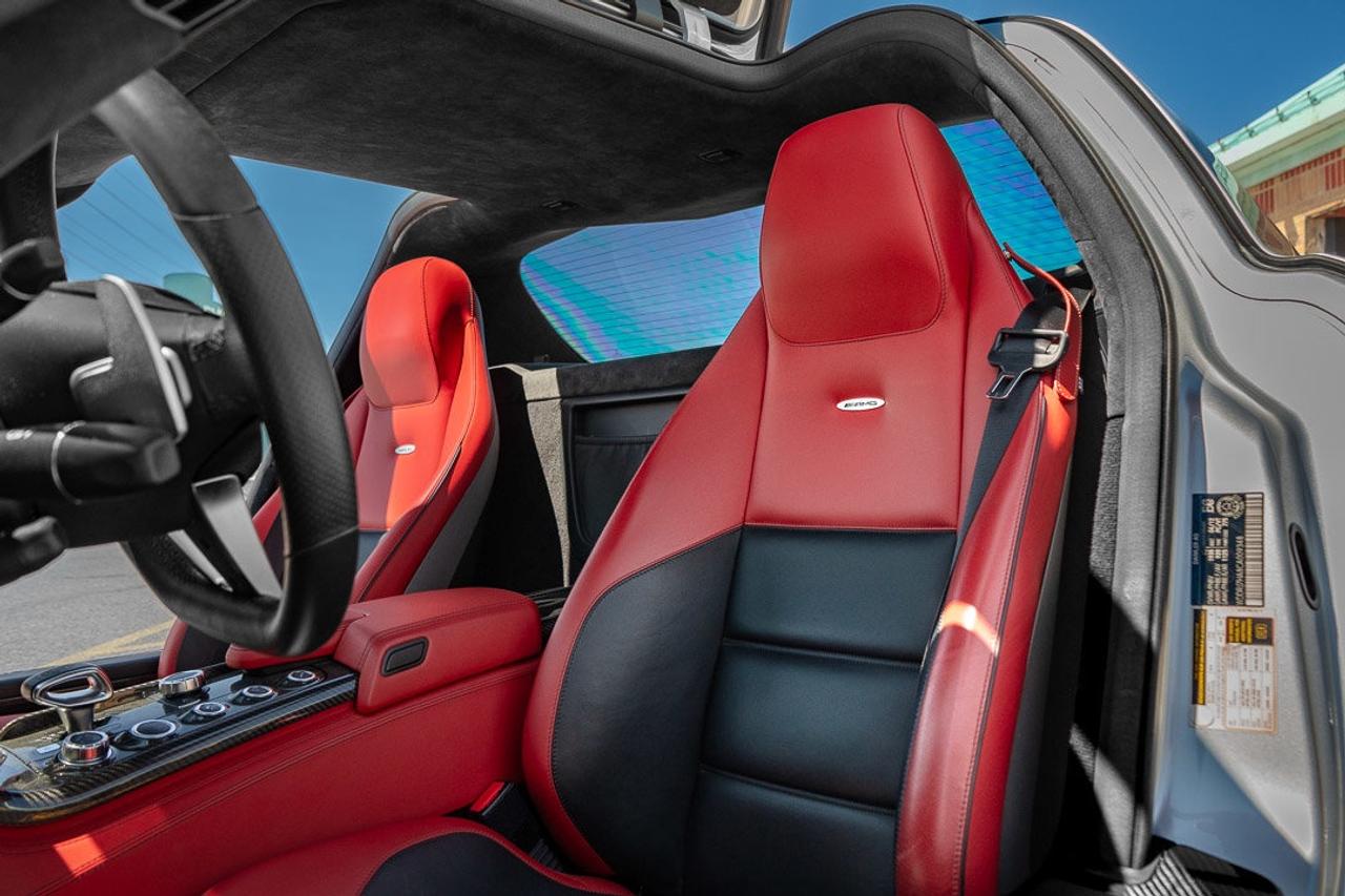 2012 Mercedes-Benz SLS AMG SLS AMG GULLWING Photo