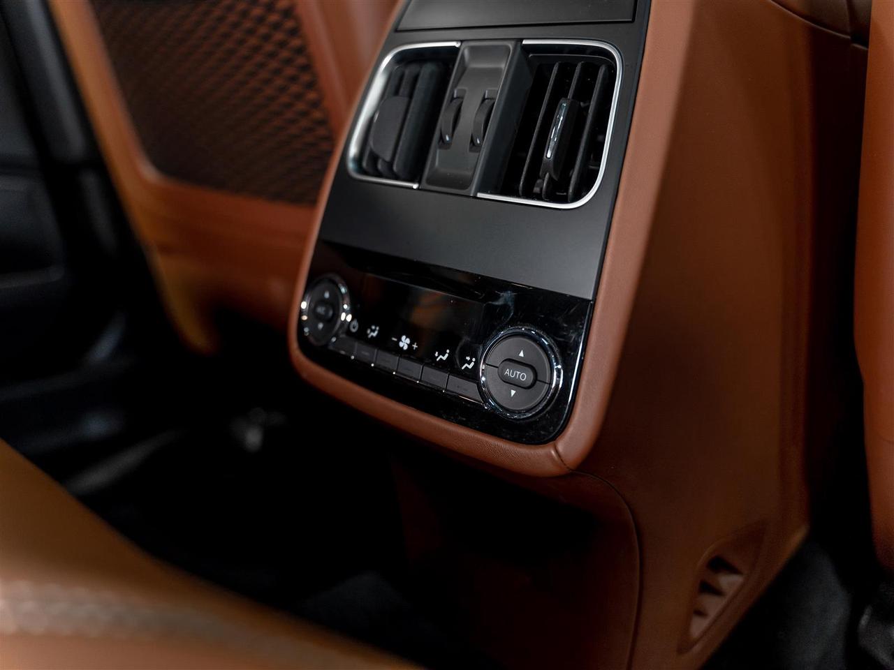 2021 Maserati Levante GranLusso|Luxury Package|Zegna Interior Photo