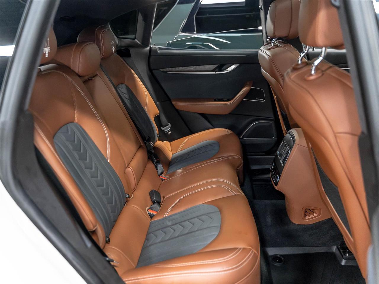 2021 Maserati Levante GranLusso|Luxury Package|Zegna Interior Photo