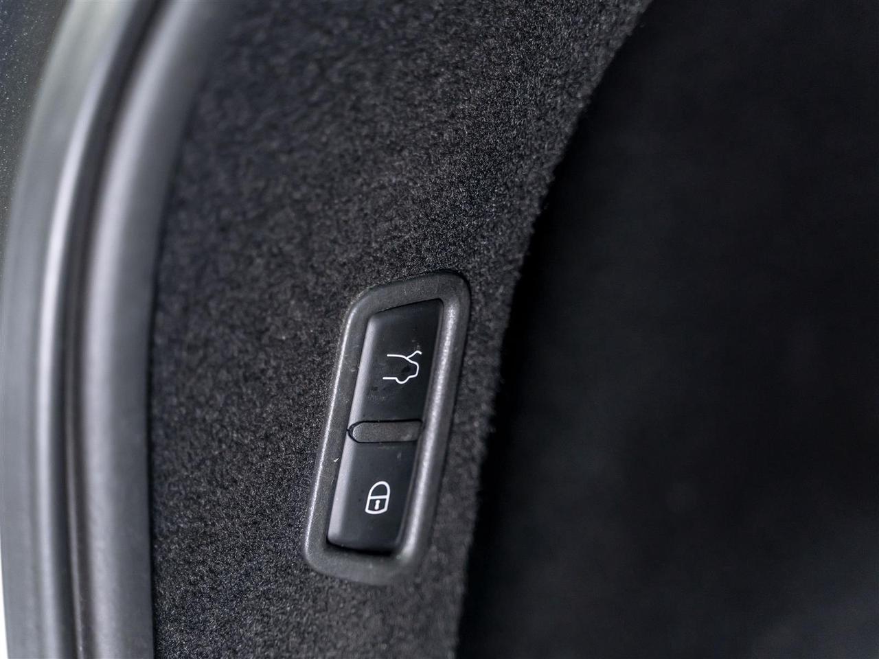 2021 Maserati Levante GranLusso|Luxury Package|Zegna Interior Photo