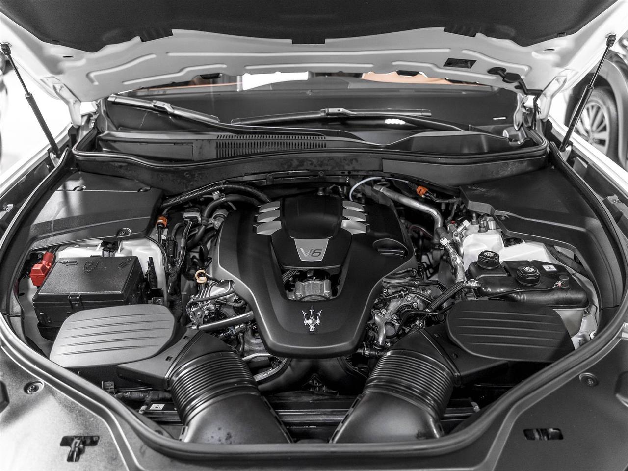 2021 Maserati Levante GranLusso|Luxury Package|Zegna Interior Photo