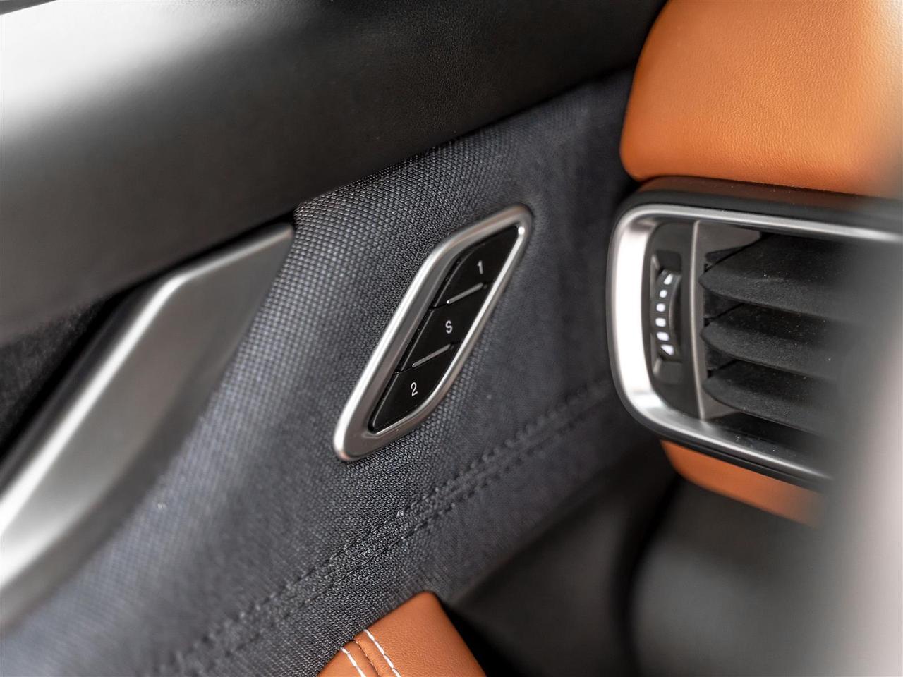 2021 Maserati Levante GranLusso|Luxury Package|Zegna Interior Photo
