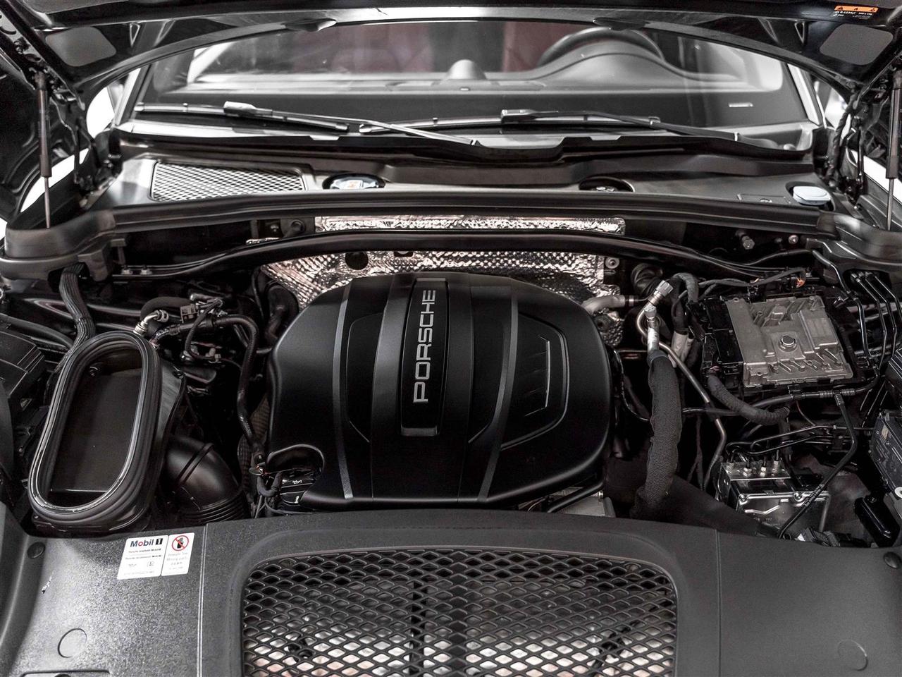 2020 Porsche Macan Premium Plus Pkg|Accident Free|One Owner|Low Km's Photo