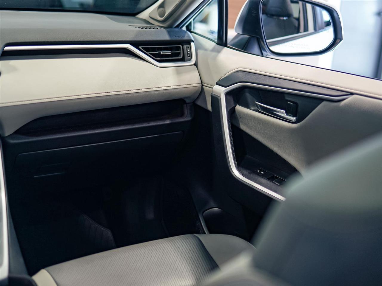 2020 Toyota RAV4 Hybrid LIMITED HYBRID | TOYOTA SERVICED | ONE OWNER | NO ACCIDENTS Photo