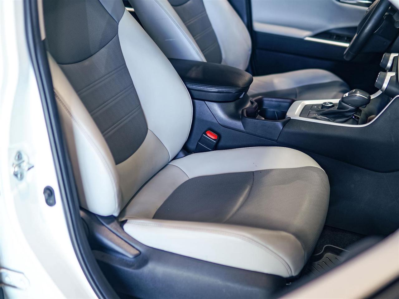 2020 Toyota RAV4 Hybrid LIMITED HYBRID | TOYOTA SERVICED | ONE OWNER | NO ACCIDENTS Photo