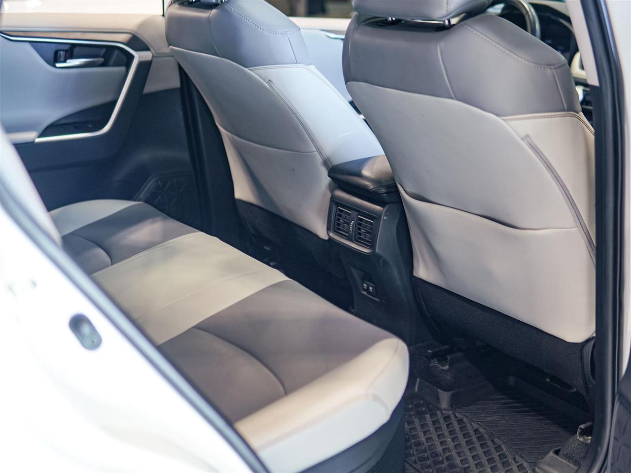 2020 Toyota RAV4 Hybrid LIMITED HYBRID | TOYOTA SERVICED | ONE OWNER | NO ACCIDENTS Photo