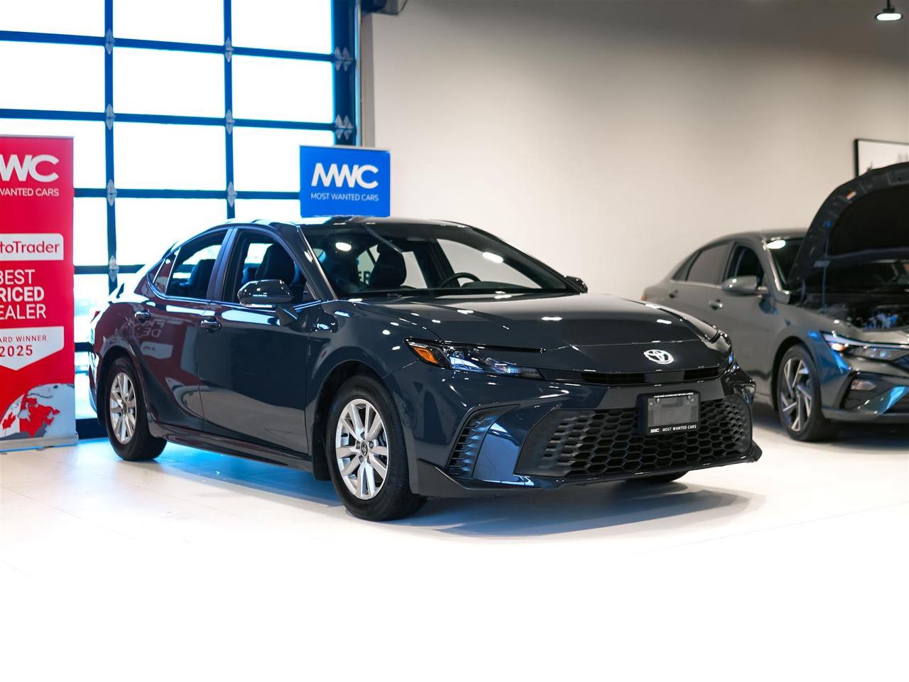 2025 Toyota Camry HYBRID SE | HYBRID | LEATHER | NO ACCIDENTS Photo