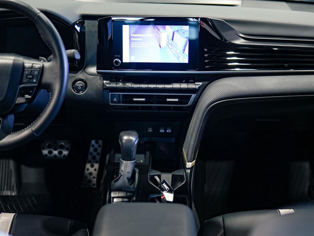 2025 Toyota Camry HYBRID SE | HYBRID | LEATHER | NO ACCIDENTS Photo