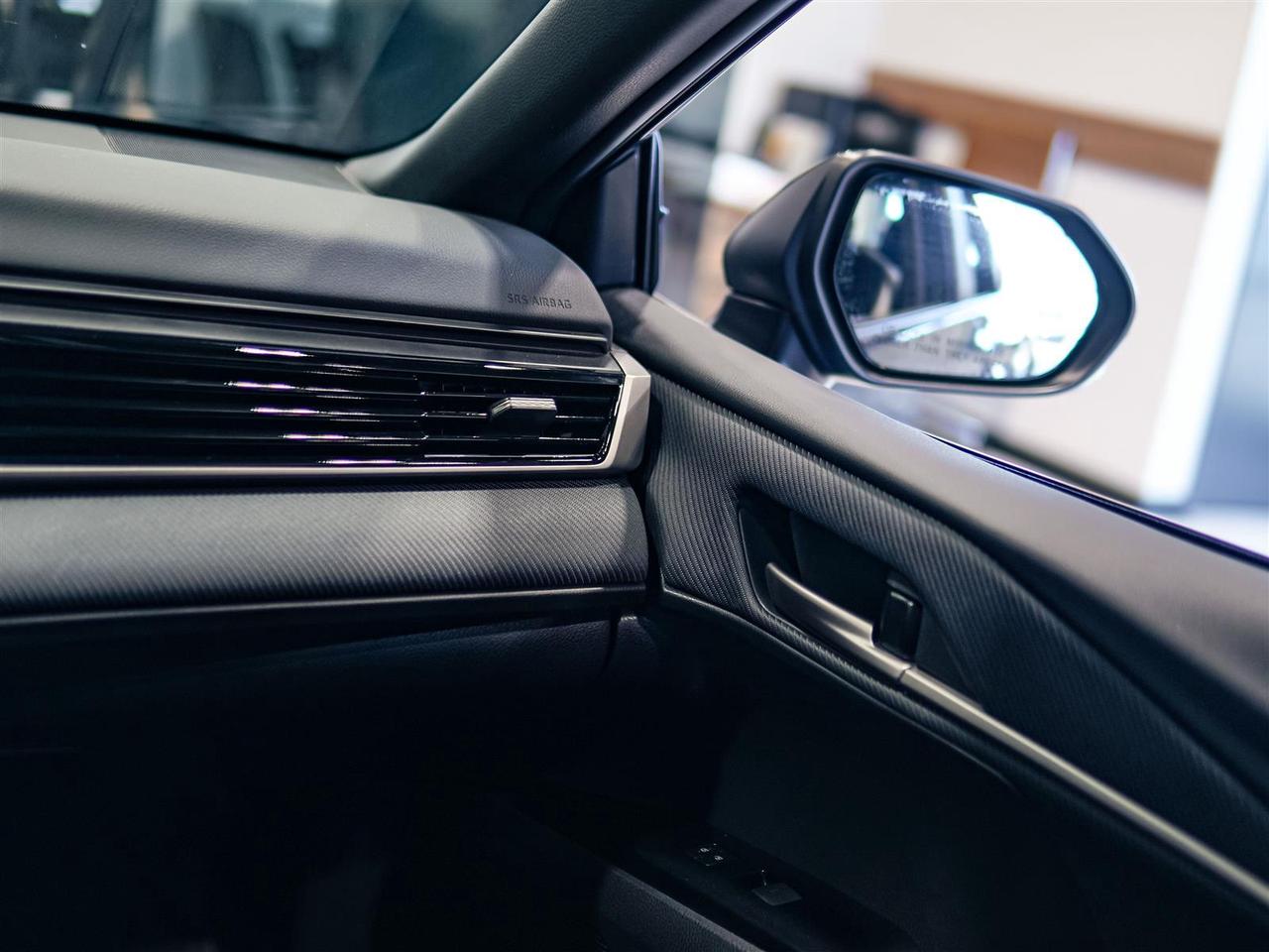 2025 Toyota Camry HYBRID SE | HYBRID | LEATHER | NO ACCIDENTS Photo