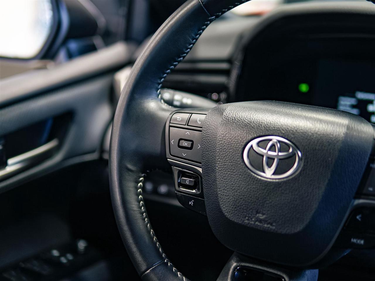 2025 Toyota Camry HYBRID SE | HYBRID | LEATHER | NO ACCIDENTS Photo