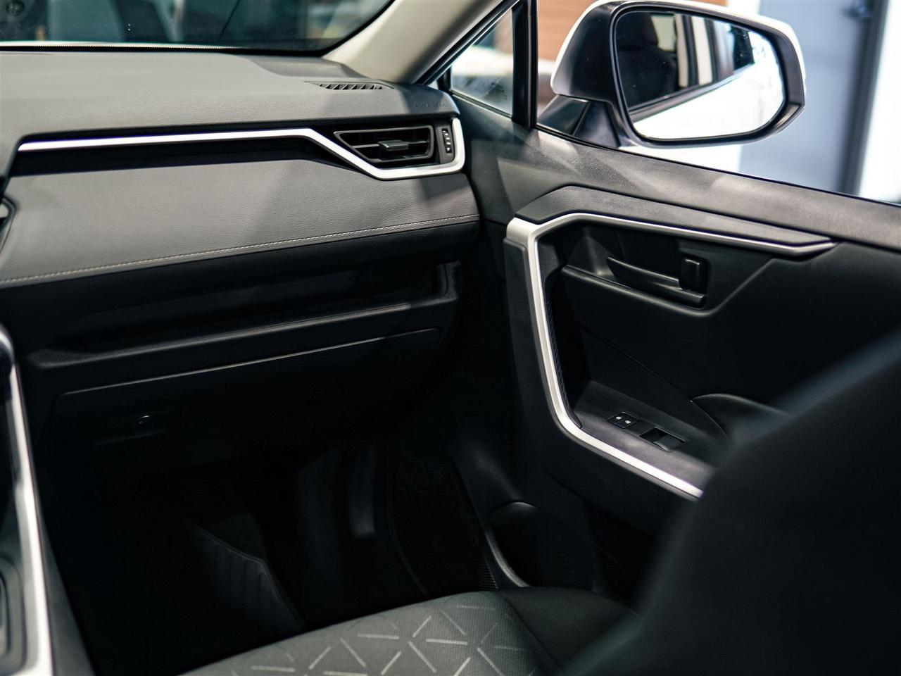 2025 Toyota RAV4 LE AWD | BLIND SPOT | APP CONNECT | NO ACCIDENTS Photo