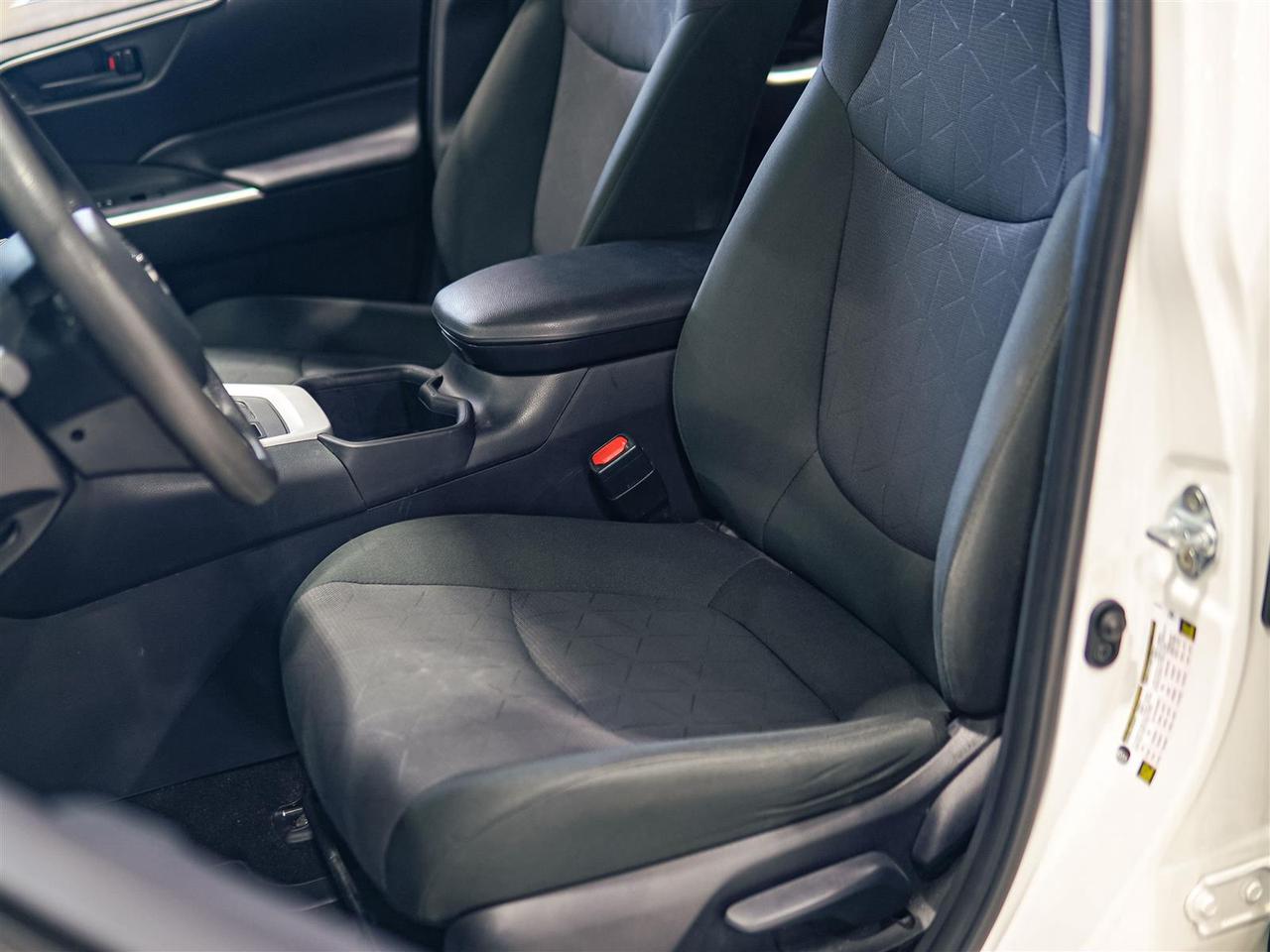 2025 Toyota RAV4 LE AWD | BLIND SPOT | APP CONNECT | NO ACCIDENTS Photo