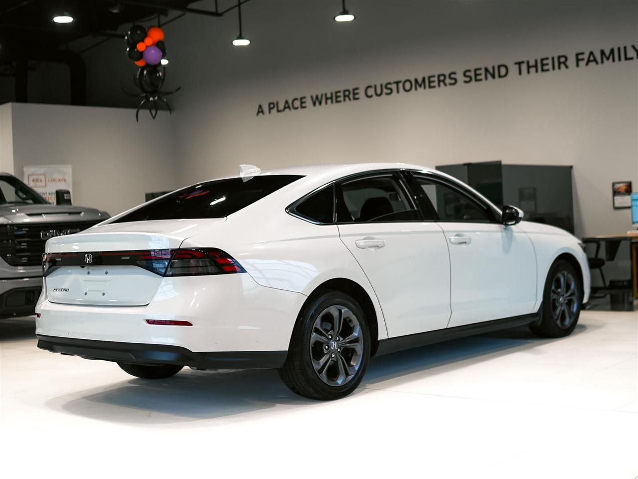 2024 Honda Accord EX | SUNROOF | HONDA SERVICED | NO ACCIDENTS Photo