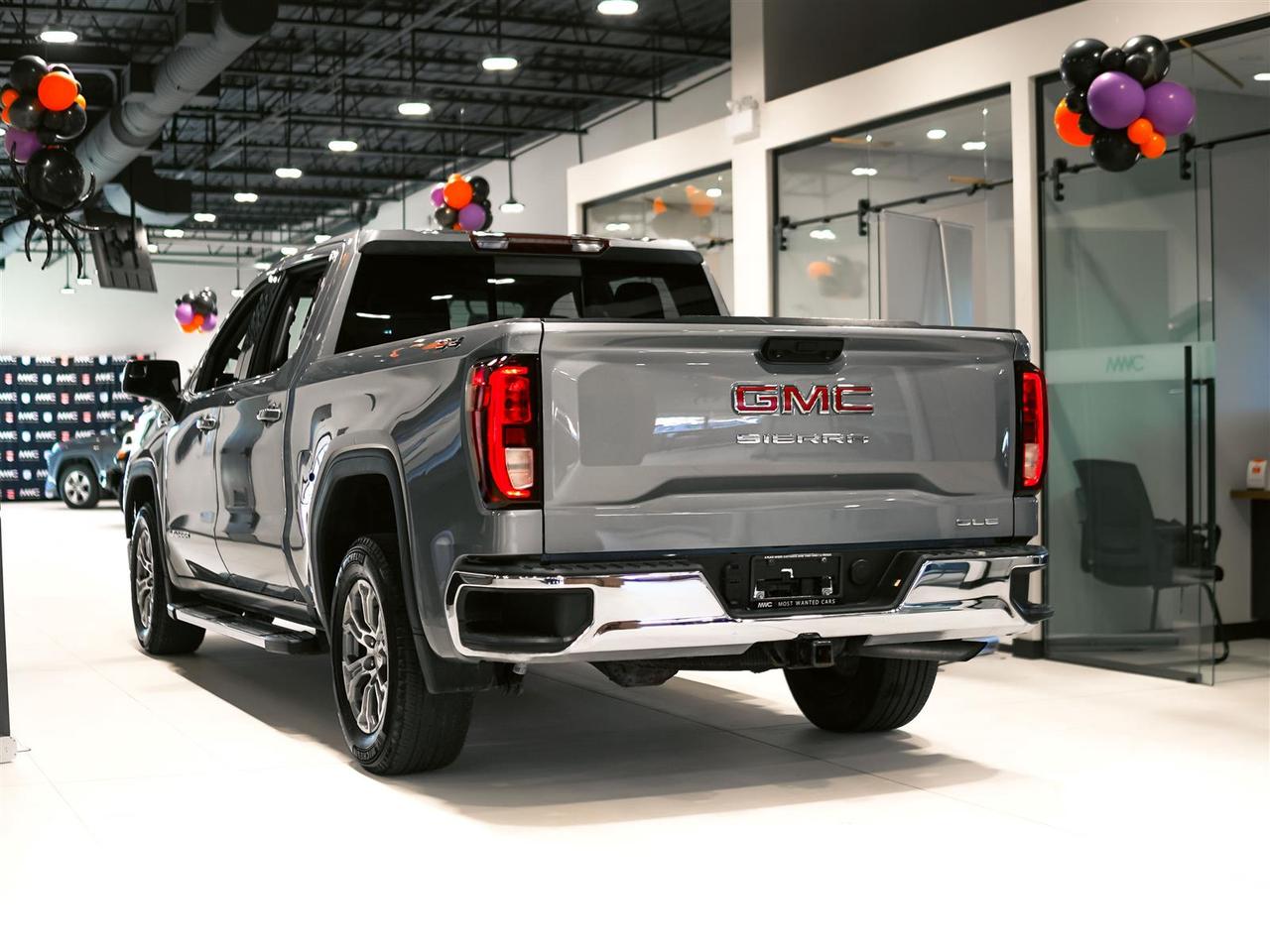 2023 GMC Sierra 1500 SLE CREW CAB 5.3L V8 4X4 | NO ACCIDENTS | 1 OWNR Photo