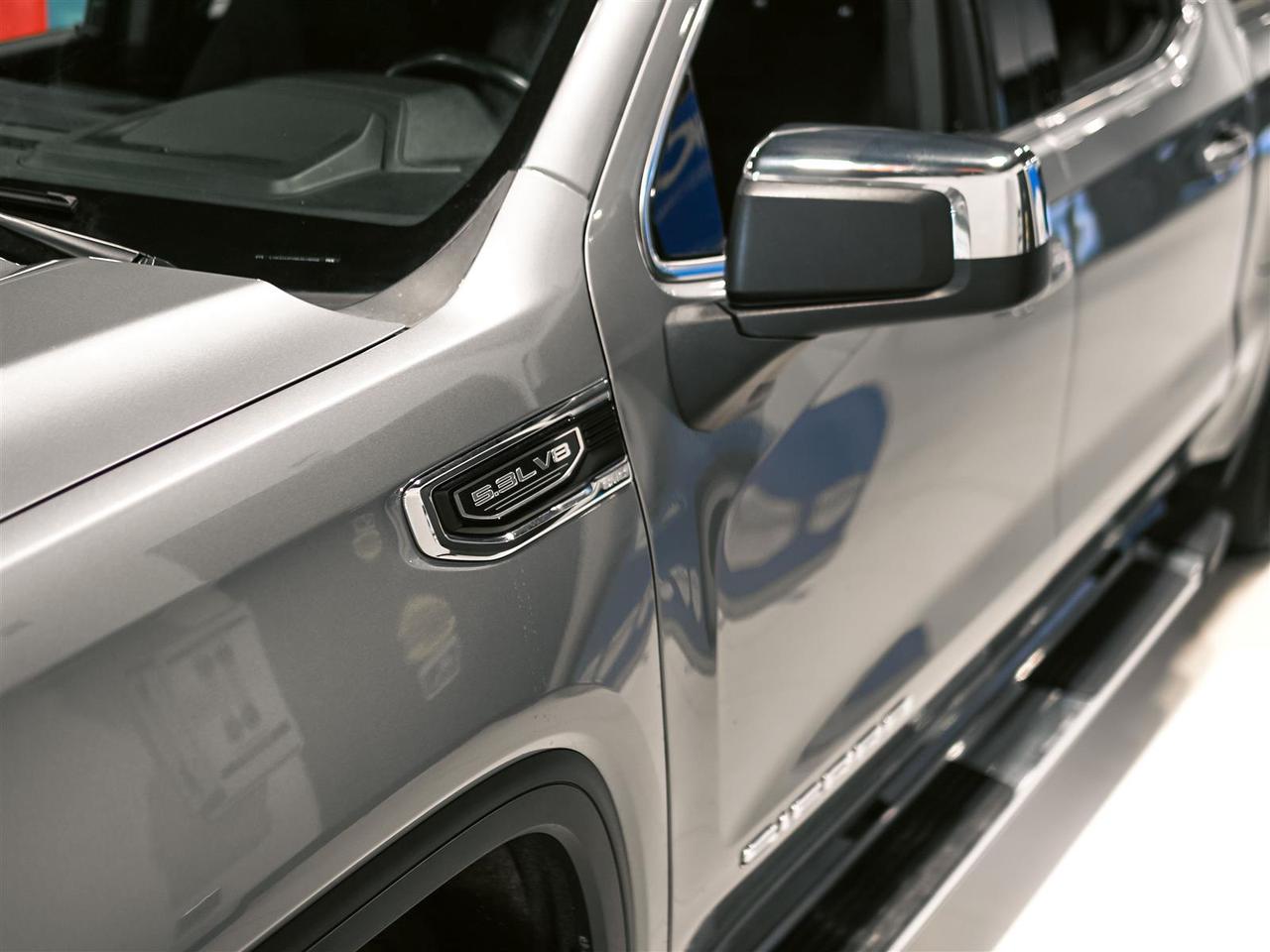 2023 GMC Sierra 1500 SLE CREW CAB 5.3L V8 4X4 | NO ACCIDENTS | 1 OWNR Photo