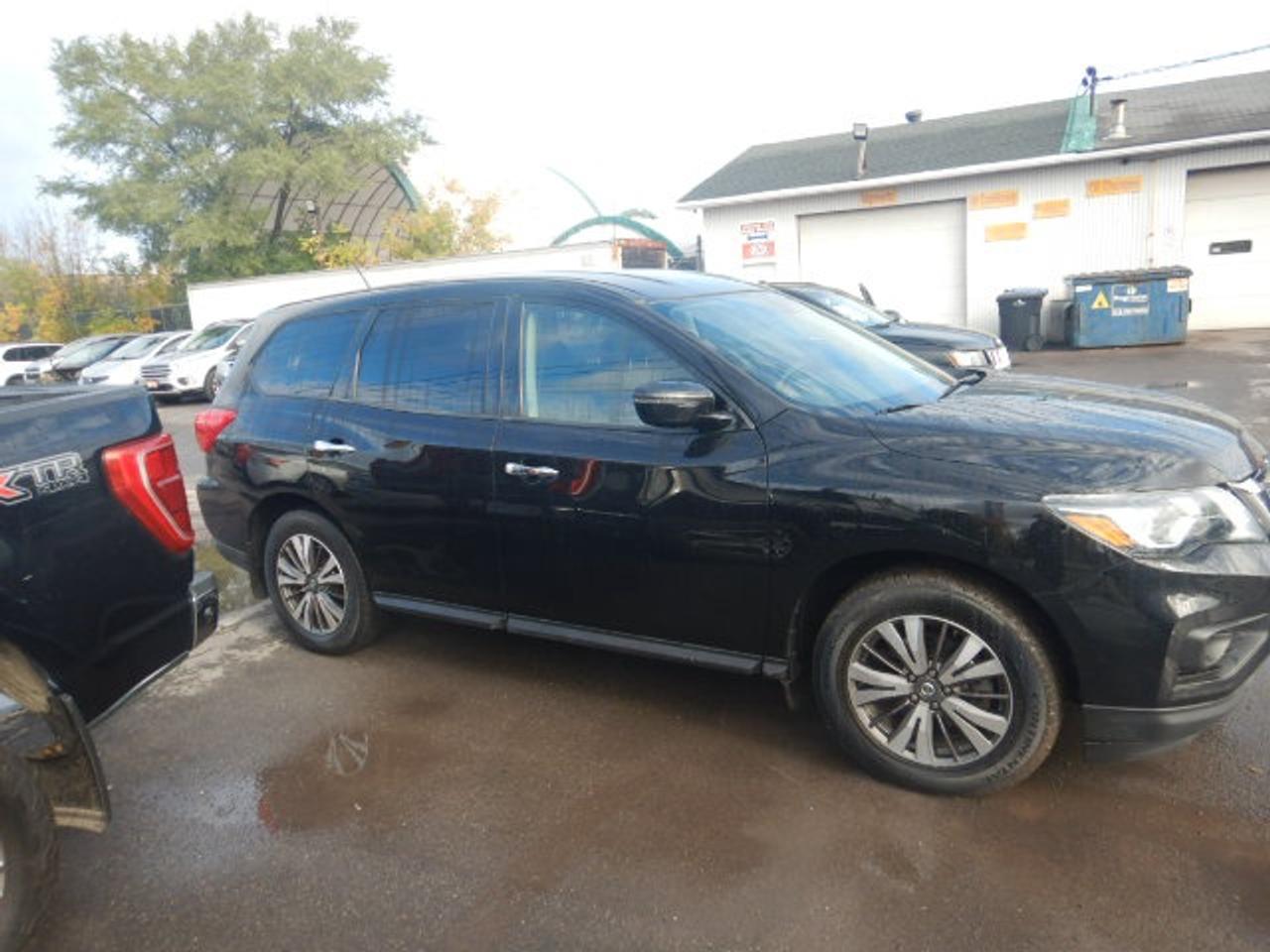 2017 Nissan Pathfinder S Photo