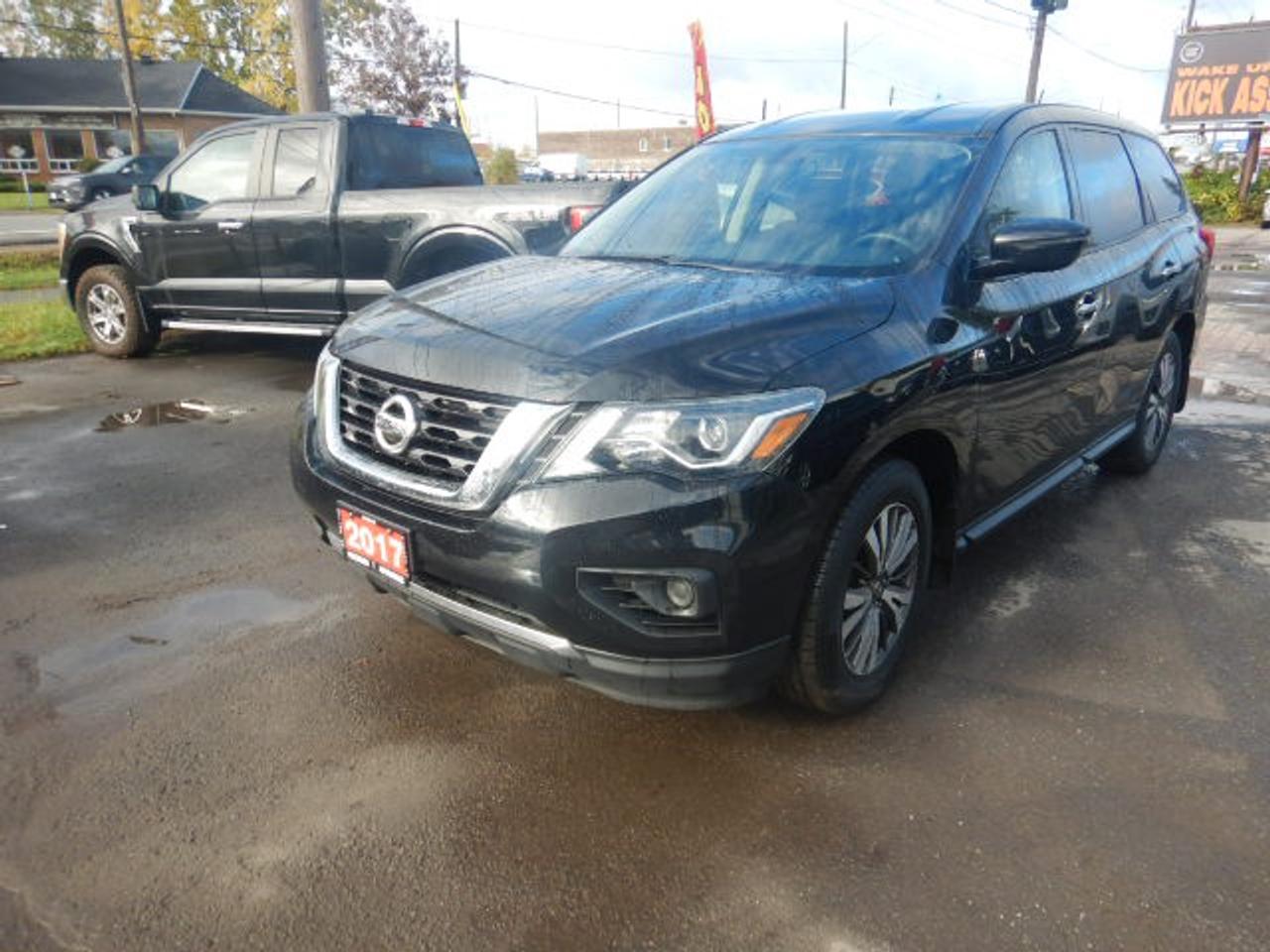 2017 Nissan Pathfinder S Photo