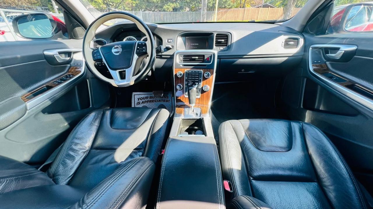 2011 Volvo S60 T6 Photo