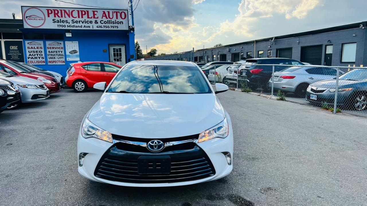 2016 Toyota Camry HYBRID LE Photo