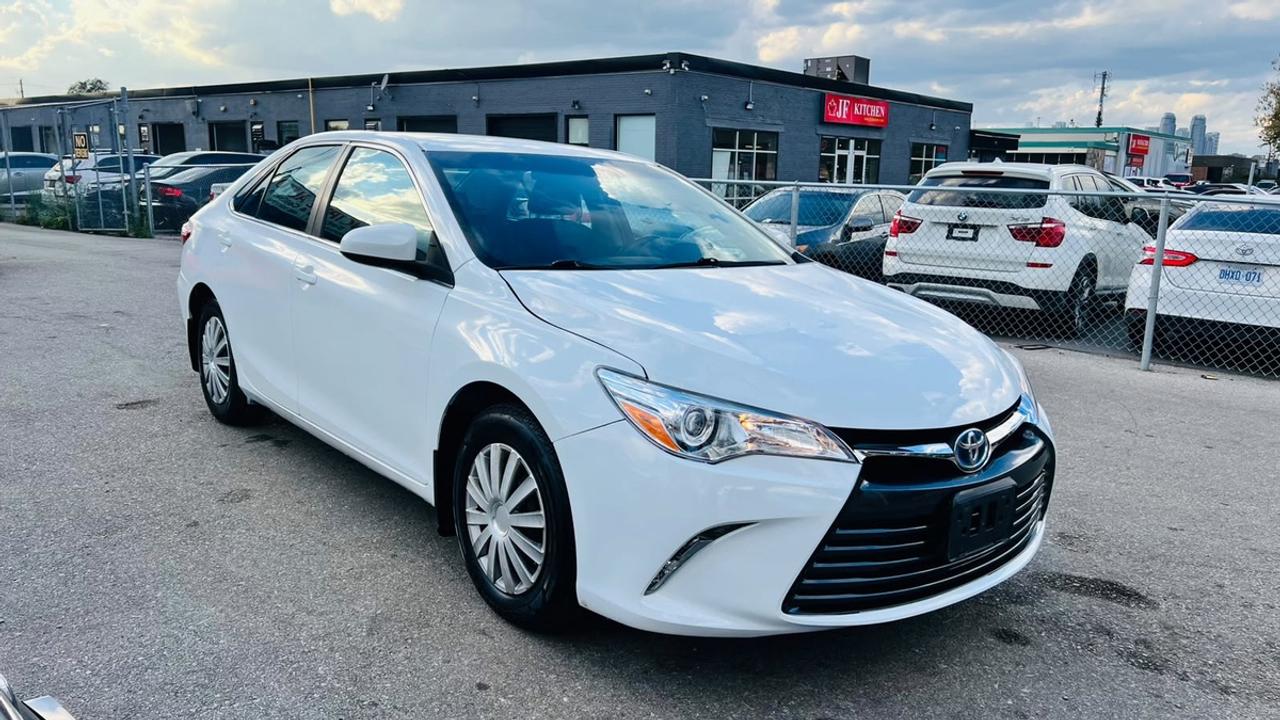2016 Toyota Camry HYBRID LE Photo