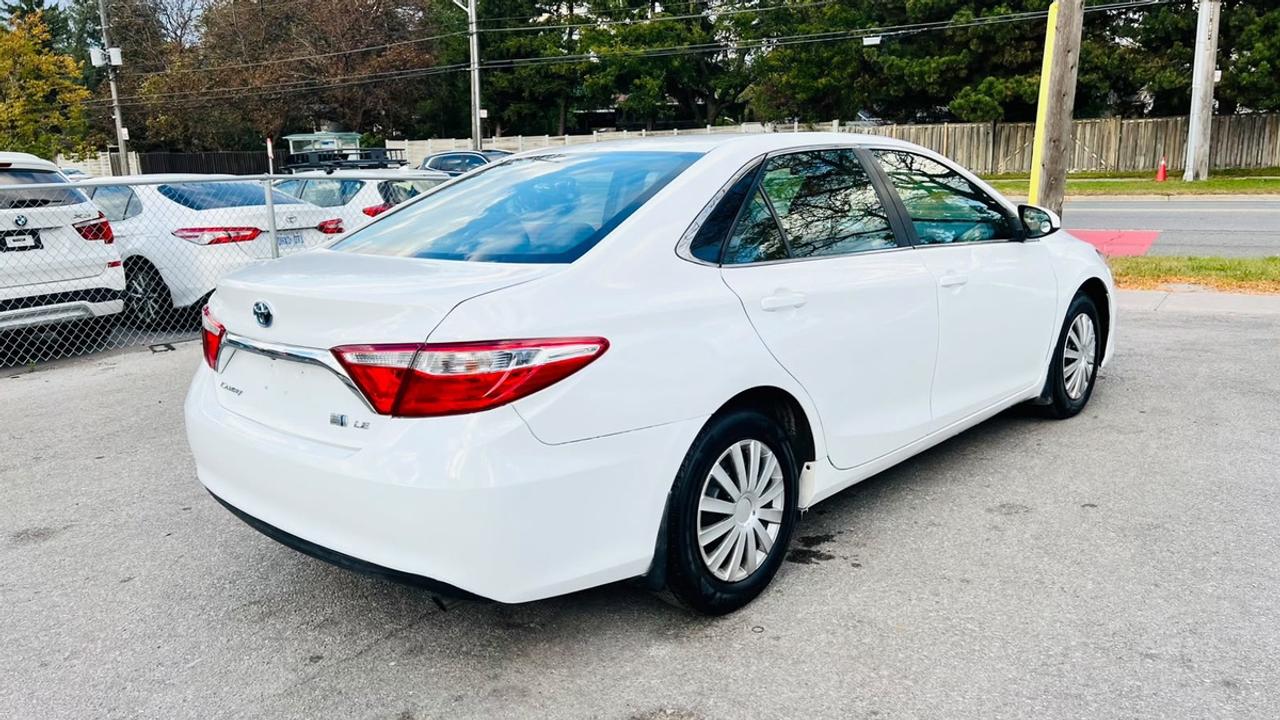 2016 Toyota Camry HYBRID LE Photo
