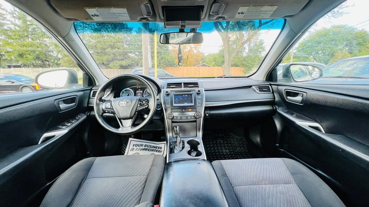 2016 Toyota Camry HYBRID LE Photo