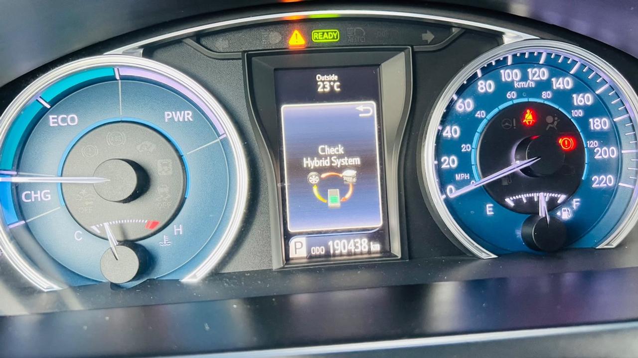 2016 Toyota Camry HYBRID LE Photo