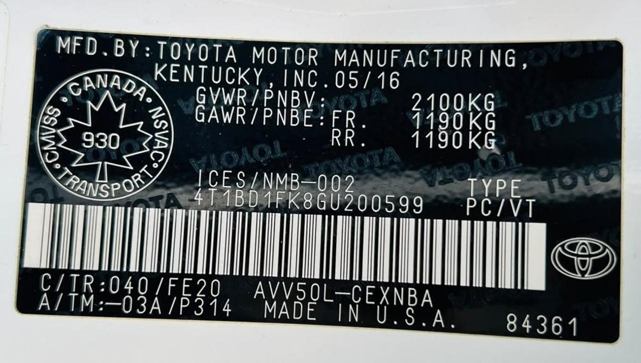 2016 Toyota Camry HYBRID LE Photo