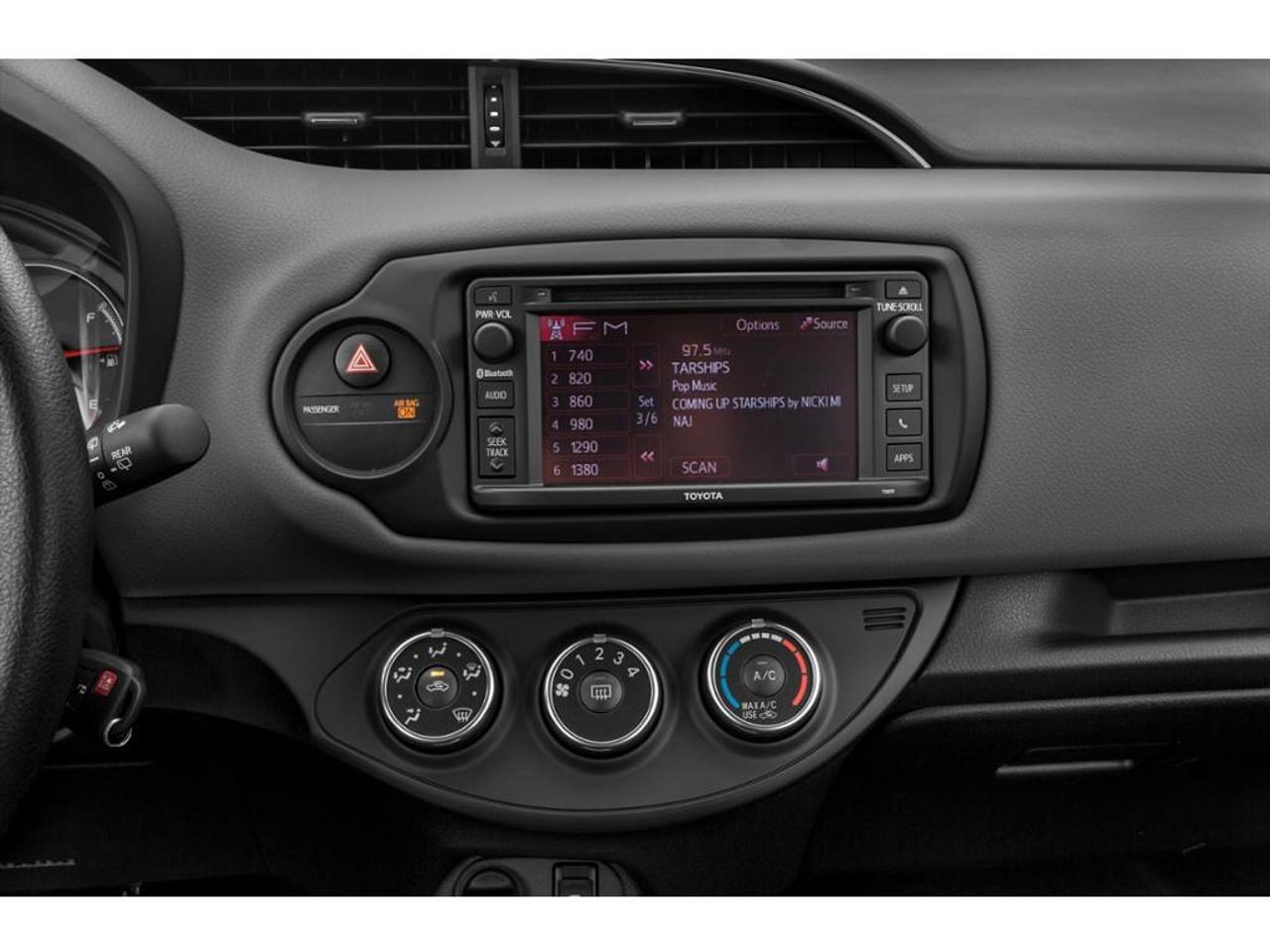 2015 Toyota Yaris LE Photo