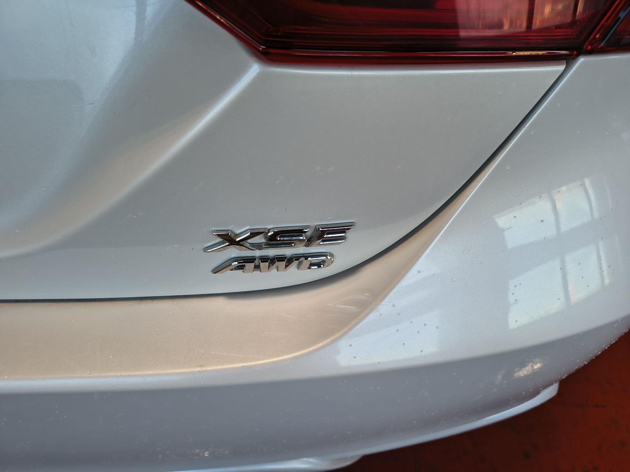2020 Toyota Camry XSE Photo0