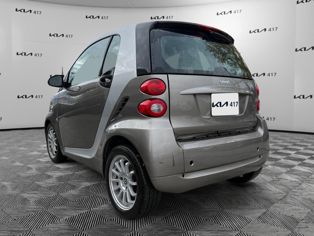 2011 Smart fortwo 2dr Cpe Passion Photo