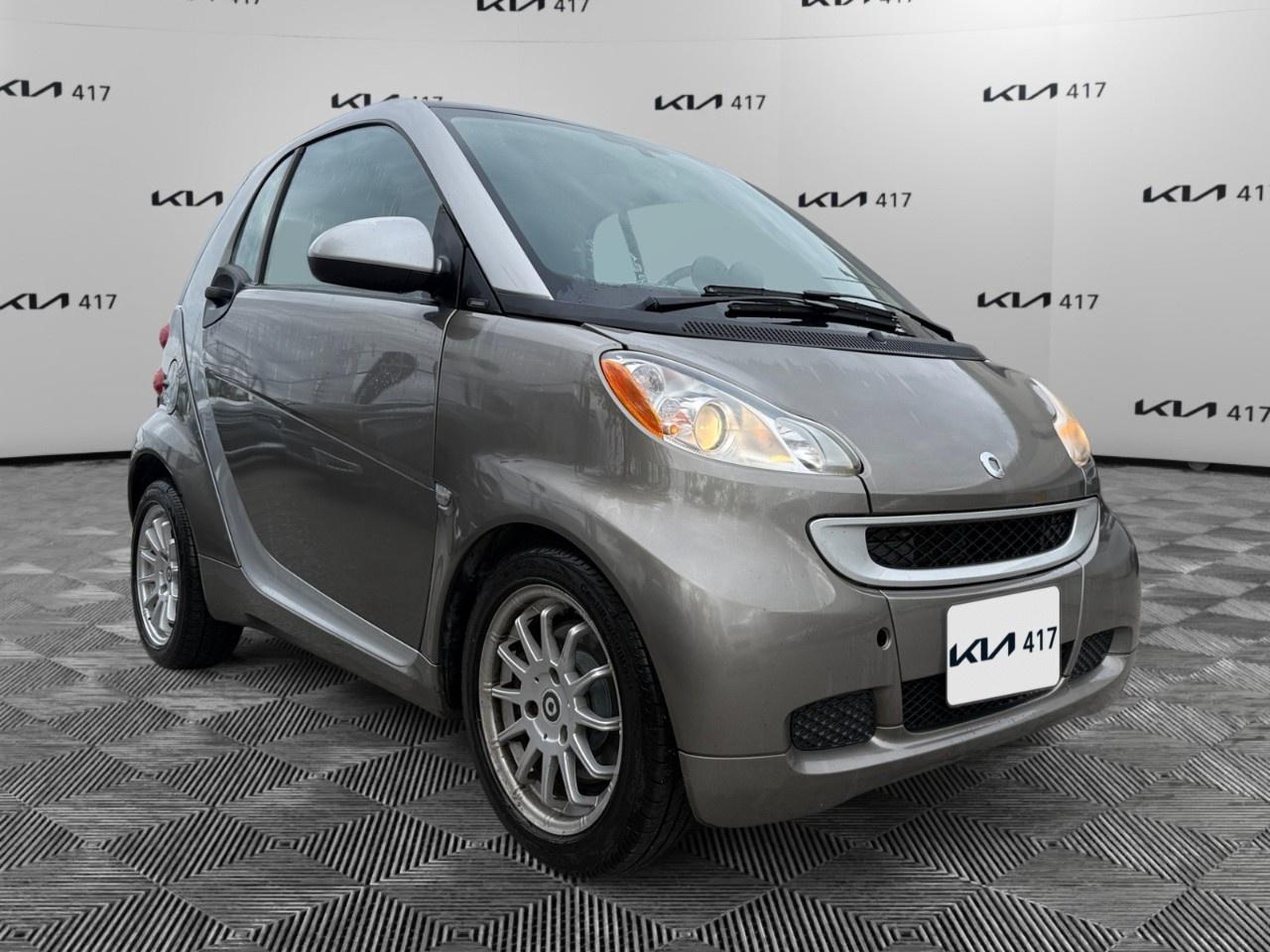 2011 Smart fortwo 2dr Cpe Passion Photo