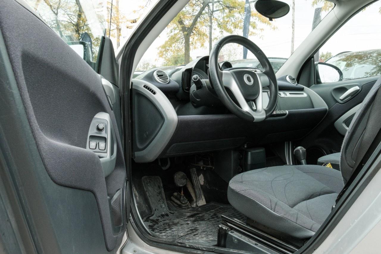 2011 Smart fortwo 2dr Cpe Passion Photo