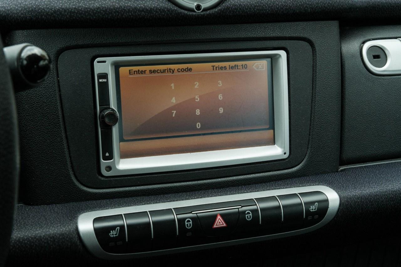 2011 Smart fortwo 2dr Cpe Passion Photo