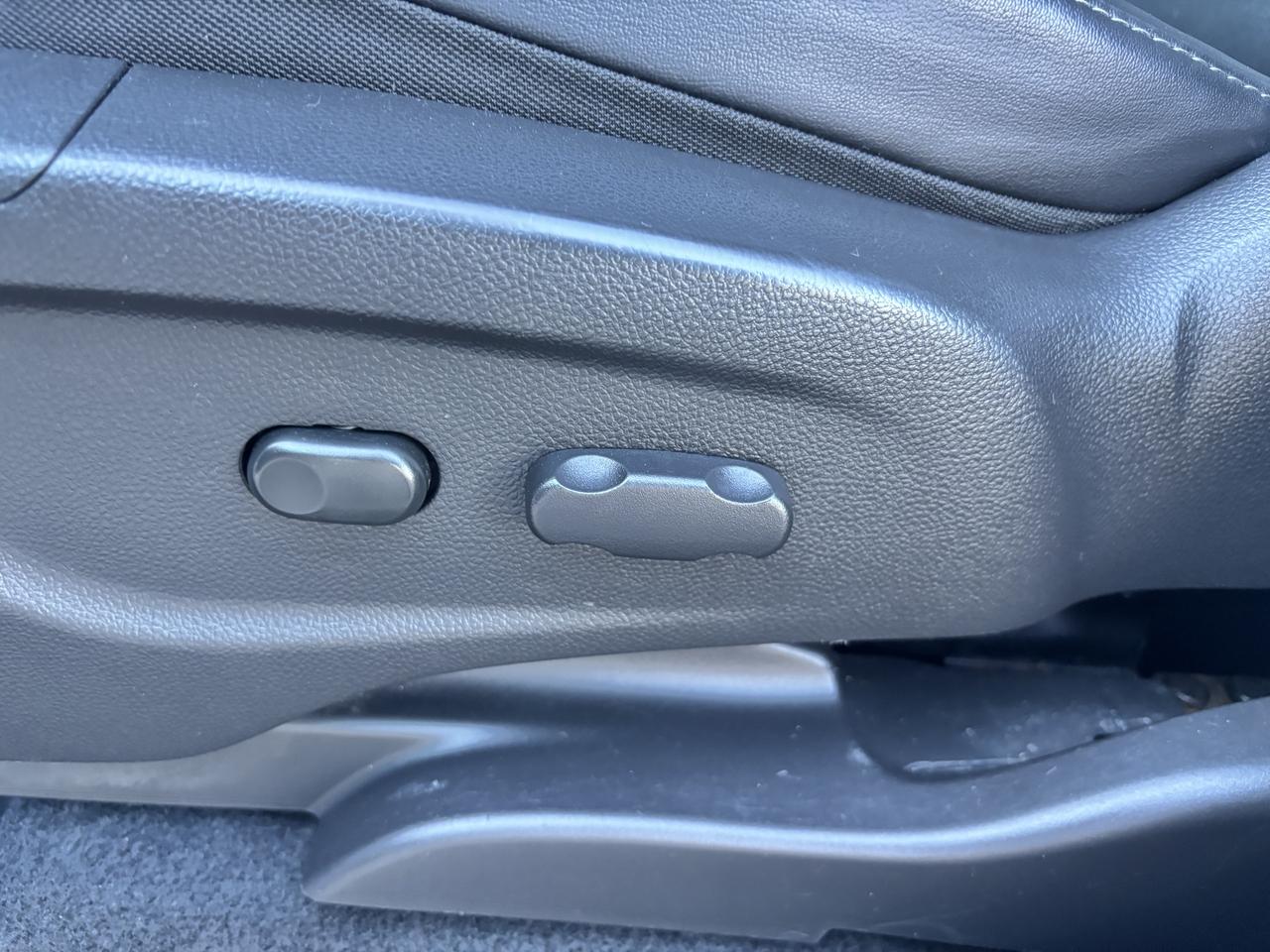 2019 Buick Encore Preferred ** CARPLAY, BACK CAM, POW. SEAT ** Photo