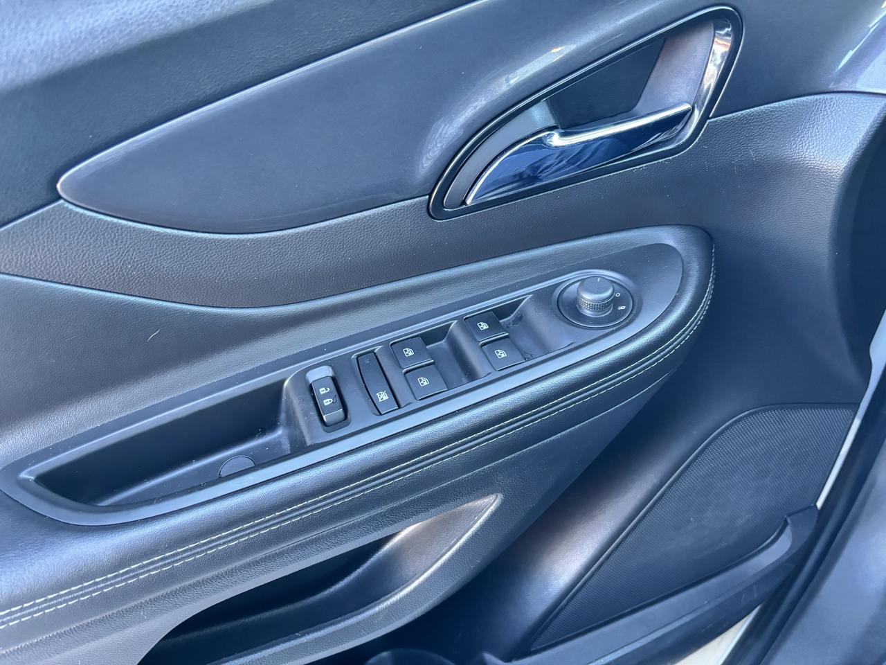 2019 Buick Encore Preferred ** CARPLAY, BACK CAM, POW. SEAT ** Photo