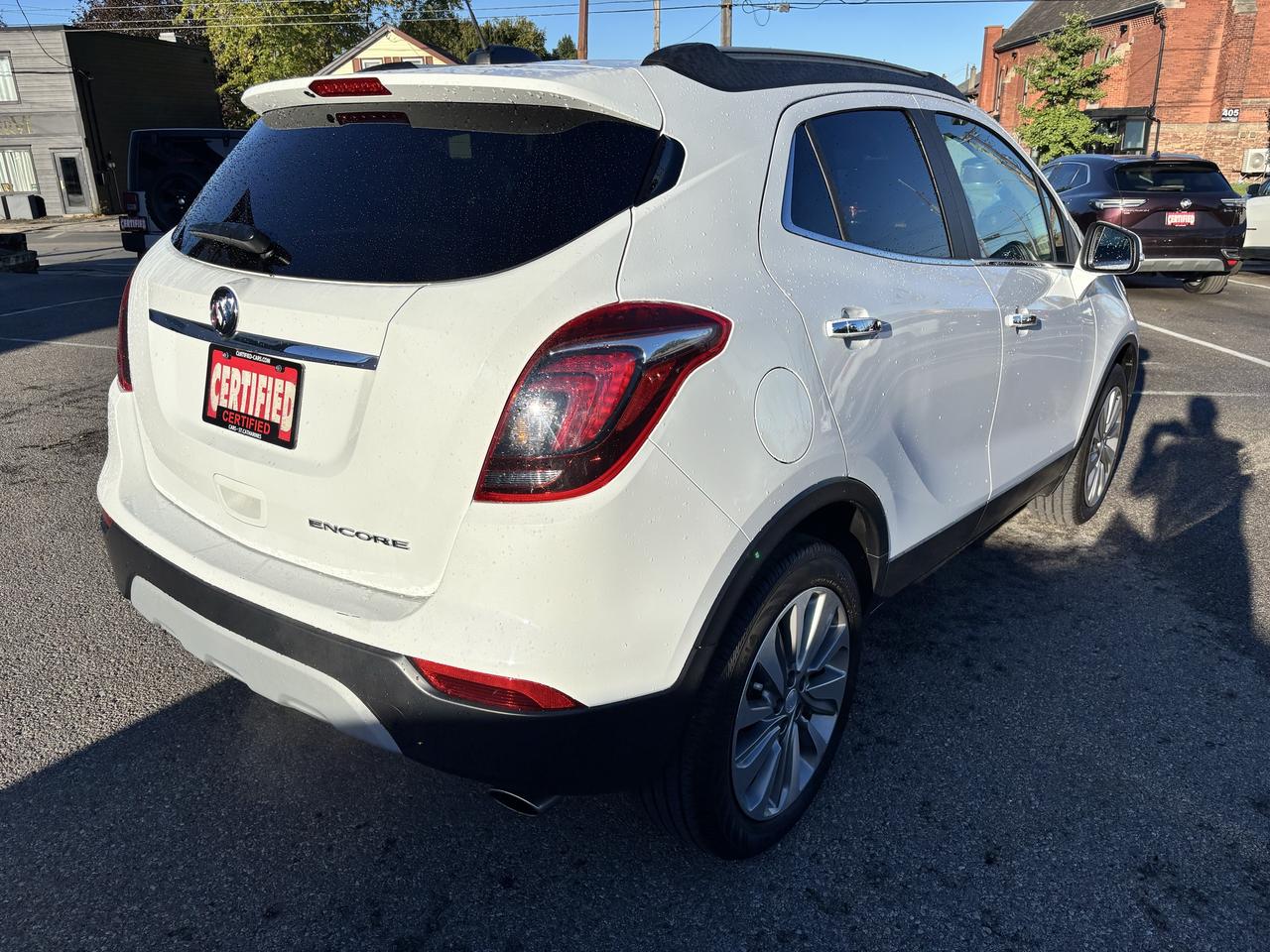 2019 Buick Encore Preferred ** CARPLAY, BACK CAM, POW. SEAT ** Photo