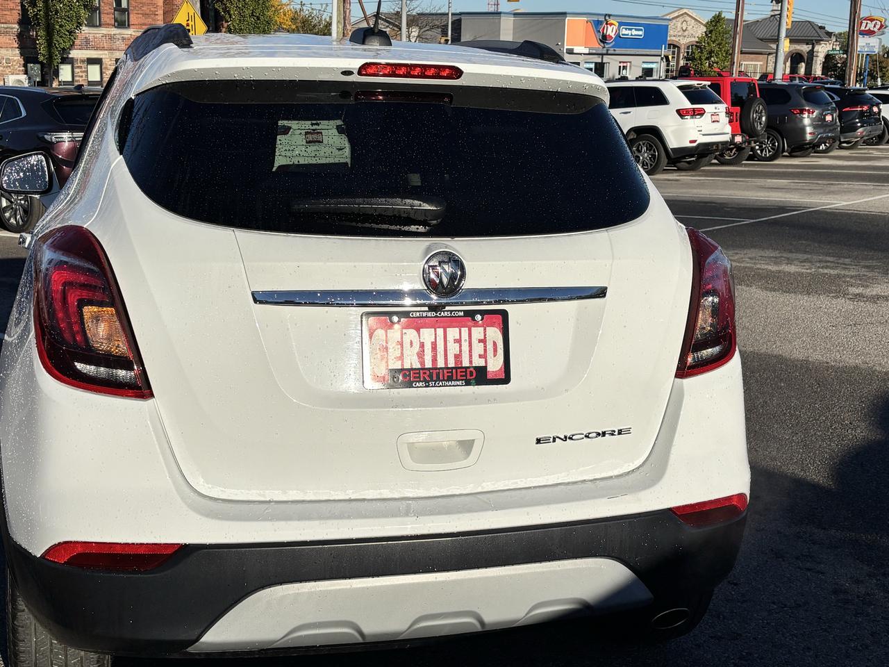 2019 Buick Encore Preferred ** CARPLAY, BACK CAM, POW. SEAT ** Photo