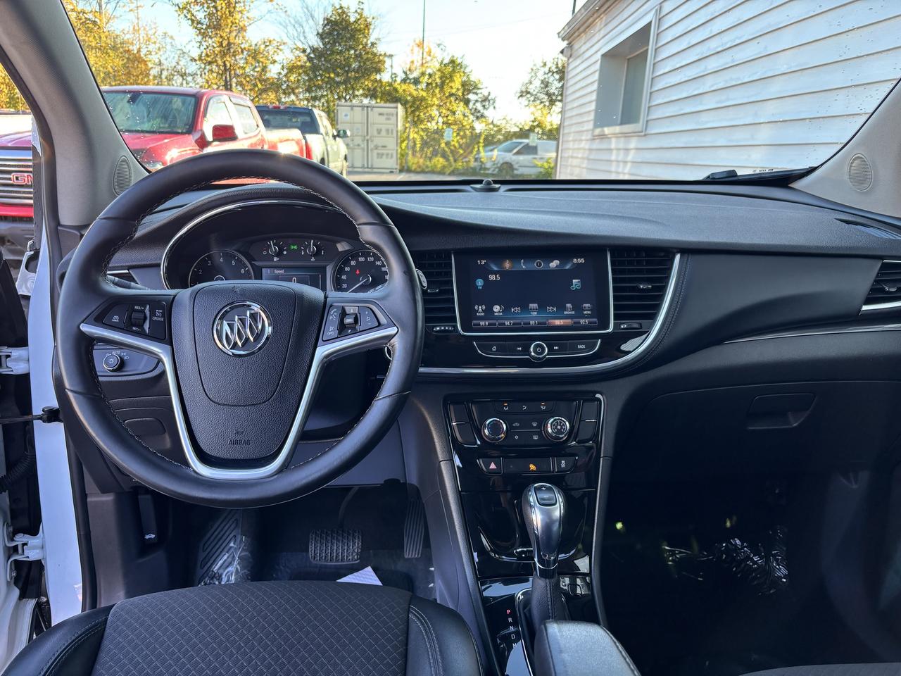 2019 Buick Encore Preferred ** CARPLAY, BACK CAM, POW. SEAT ** Photo
