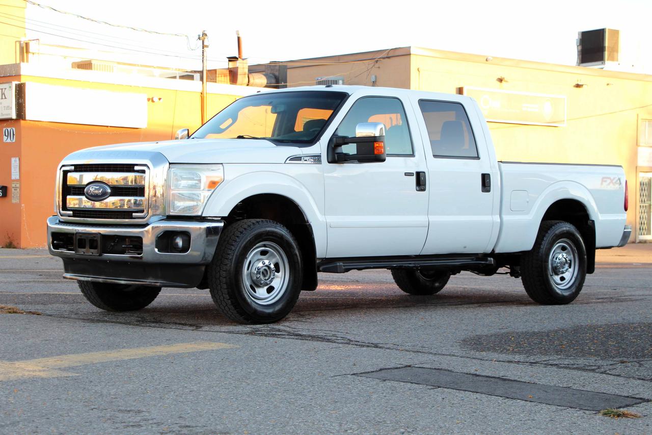 2015 Ford SUPER DUTY F-250 SRW XLT Photo
