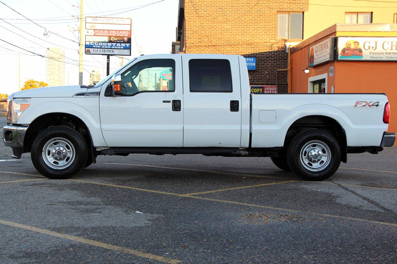 2015 Ford SUPER DUTY F-250 SRW XLT Photo