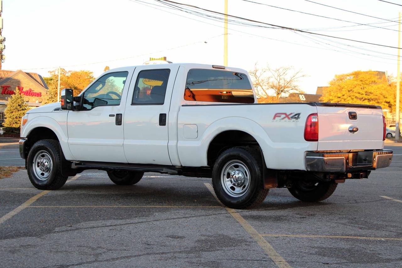 2015 Ford SUPER DUTY F-250 SRW XLT Photo