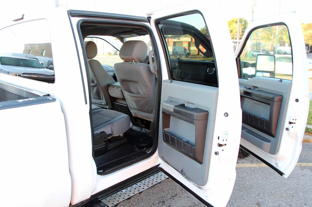 2015 Ford SUPER DUTY F-250 SRW XLT Photo