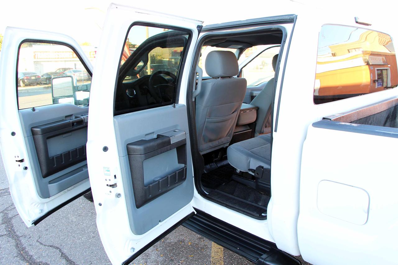 2015 Ford SUPER DUTY F-250 SRW XLT Photo